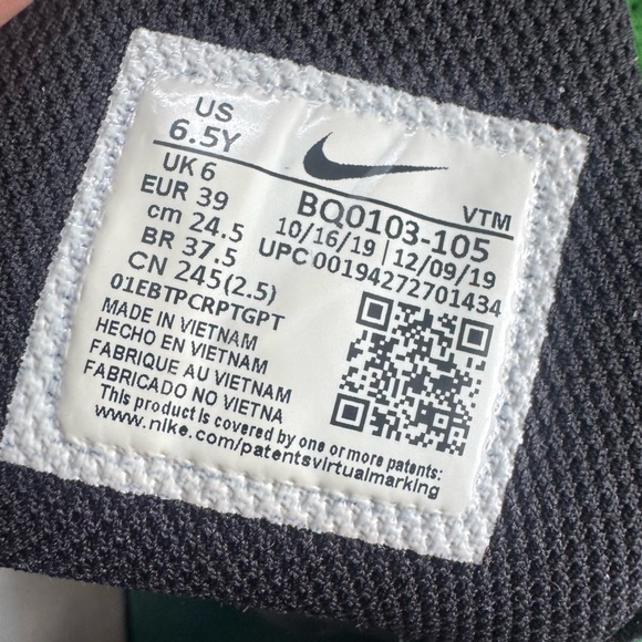 Nike Air Max 270‎ React Boys Shoes Size 6.5Y, Color: White/Black/Hyper Blue - Picture 2 of 8